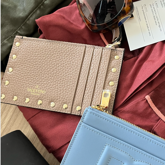 Rockstud Grainy Cardholder